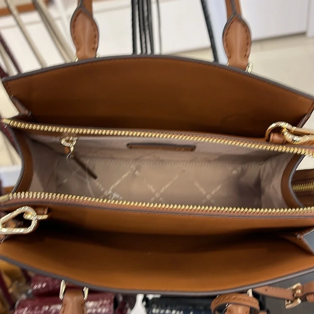 Michael Kors Small Sheila Satchel Crossbody Vanilla  NWT